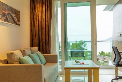 Beach front Hotel Rawai Pool & Gym c114