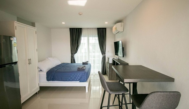 Beach living Studio, Balcony, Wi-fi and Kitchen