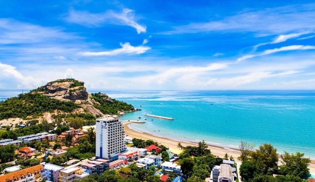 Beachfront 2 bed Condo with Seaview! (BW2)