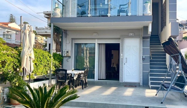 Beachfront Garden Villa by Interhome in Chania