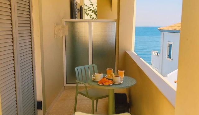 Beachfront Panorama Aprtmnts - Kythira Seaside Gem in Kithira
