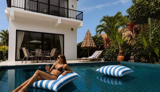 Beachside Villa Pool 2 Suites Steps to Beach
