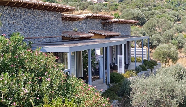 Beta/Gamma: Combined Townhouses in Samos
