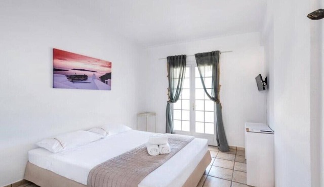 BH848 - C - Room Santorini