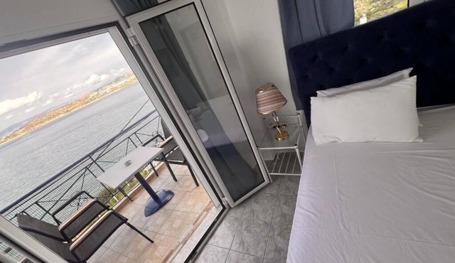 Blue Hotel Salamina