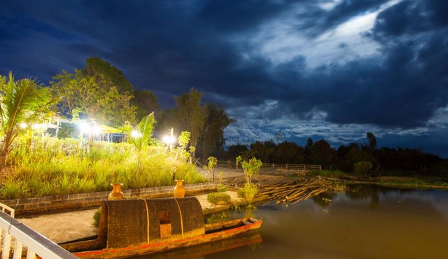 Bluemoon Riverside Resort