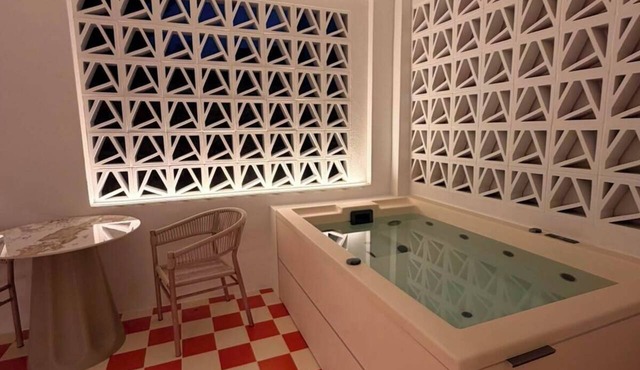 Bluewaves Antiparos Moonstone Jacuzzi House