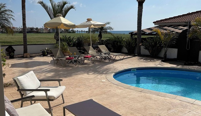 Bungalow with Private Pool and Garden, Seaside