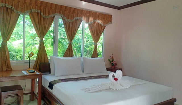 Capital O 75415 Nanthachart Riverview Resort in Samut Songkhram
