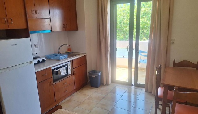 Captain Yiannis Studios & Apartments