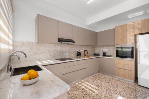 Casa Centrale by Nomads - 2BD Home with Workspace in Paphos