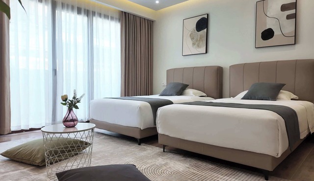 CC LUX Standard Twin Room 401 in Pireas