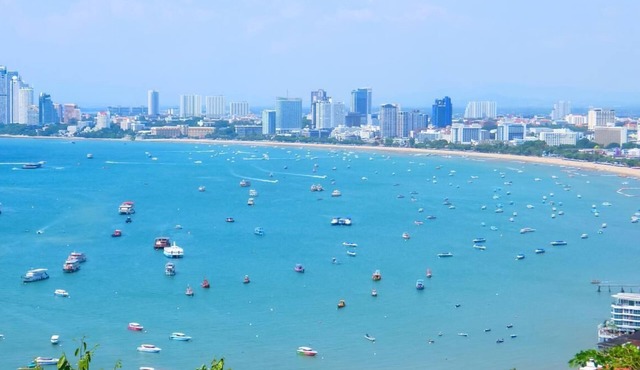 Charming 1-bedroom apartment in terrific Muang Pattaya with fitness room, WiFi
