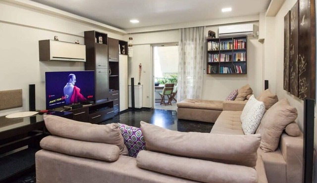 Charming Athinas House with Modern Touches in Athens