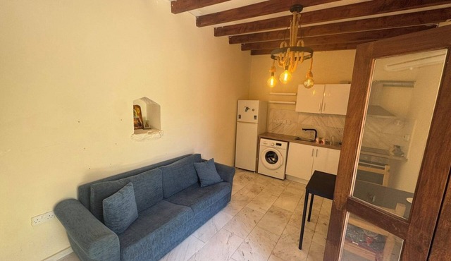 Charming Cyprus Getaway in Páfos - Garden View Holiday House in Marathounta