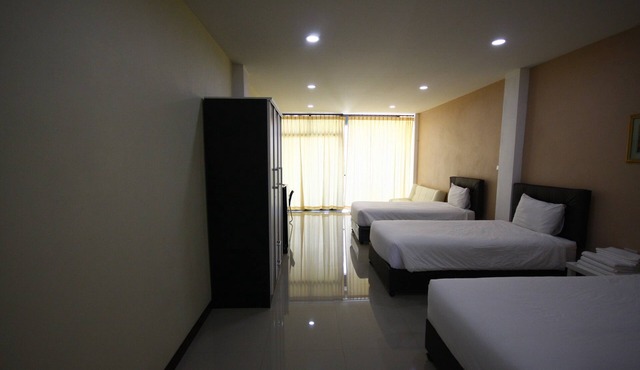 Charoensuk Grand Hotel