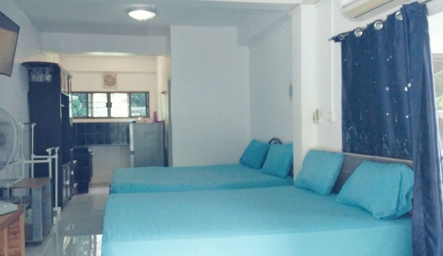 Chomlay Restaurant & Room for Rent