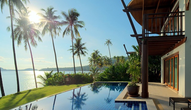 Coconut Island 5 Bedroom Beachfront Pool