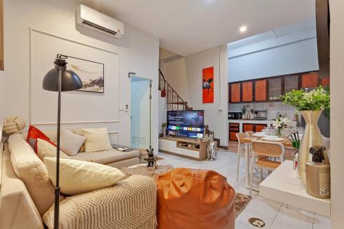 Cocos Townhouse BTS onnut 350 Meters 3Br3Bth in Amphoe Phra Khanong