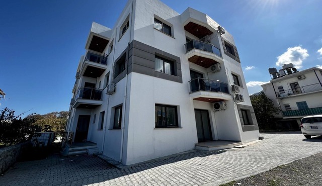 Convenient Sea View Flat in Central Kyrenia in Girne