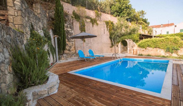 Corfu Tramezzo designer's House in Bastoúnion