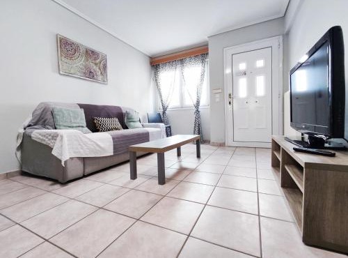 Cosy Apartment with patio by YHA