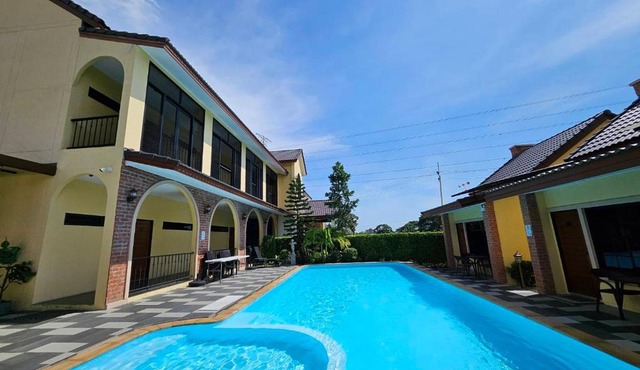 CottagePine Rayong Resort&Cafe