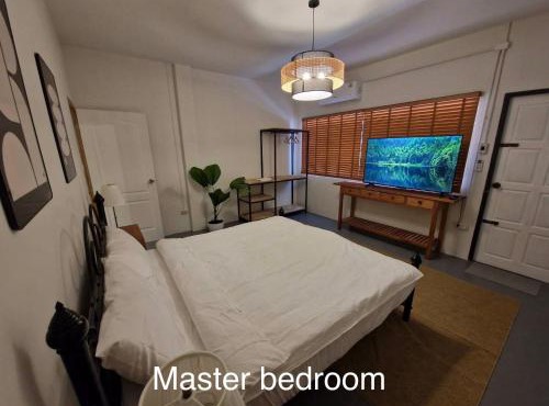 Cozy 2-Bedroom Apartment with Sofa Bed Central Khao Lak Near the Beach