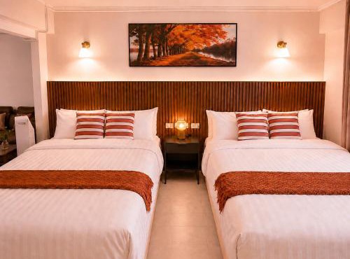 Cozy 2 Queen Bed with Vintage Kitchen at PhayaThai BTS