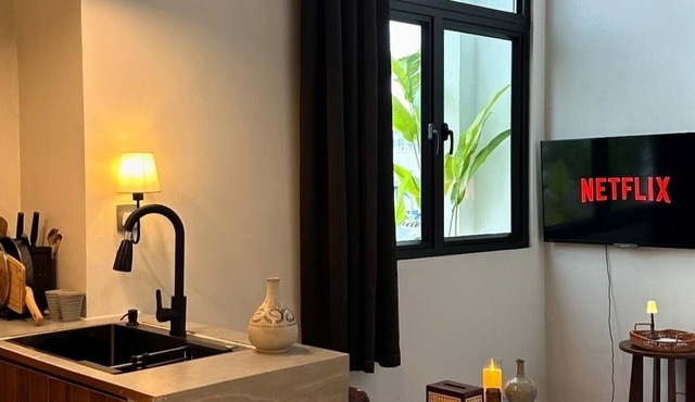 Cozy and warm 1-bedroom hotel with AC in the middle of Phnom Penh city
