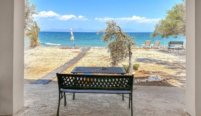 Cozy apartment in Astros Kynourias with lake view in Astros Kynourias
