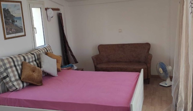 Cozy apartment with a magnificent sea view towards Saronikos Athens-Greece in Saronida