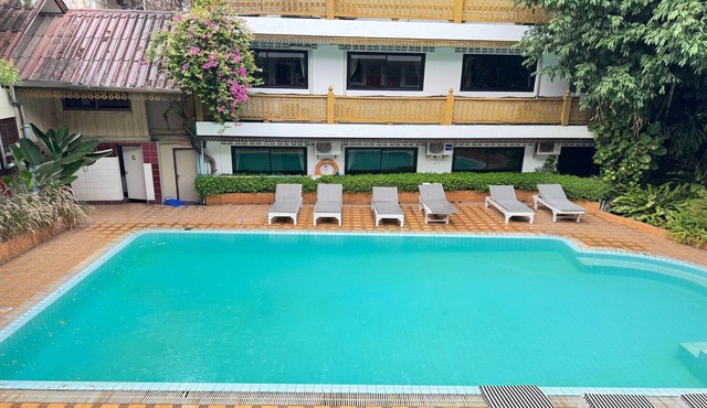Cozy Double Stay | Thai Guesthouse Charm
