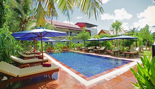 Cozy Entire Place & breakfast in charming Siem Reap Province with AC
