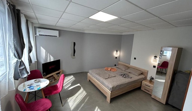 Debbies rooms 8 in Thessaloniki