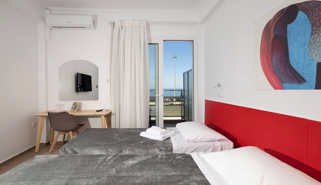 Delfini Hotel in Patras