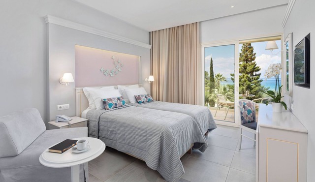 Delfinia Hotel in Corfu