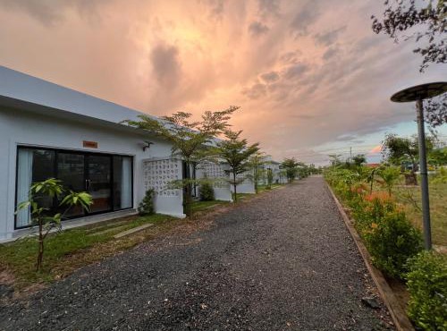Diamonich Suites Hotel