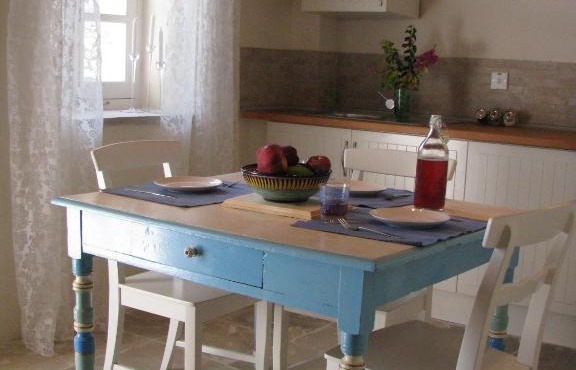 Dolphin Guest House and Studios in Tochni