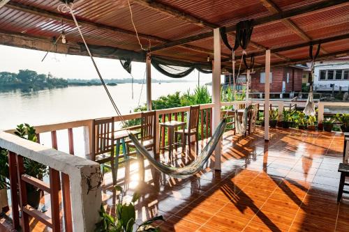 Don Det Mr.B Riverside Budget Guesthouse in Ban Donsôm Tai