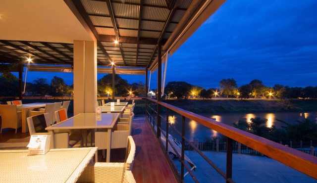 Dragon River Avenue Hotel