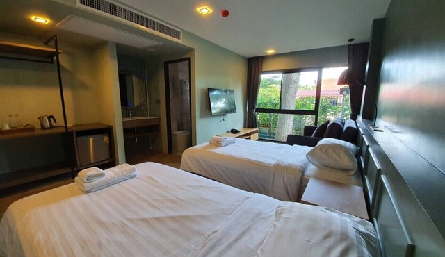 Eco Cozy Beachfront Resort Chaam in Cha-am