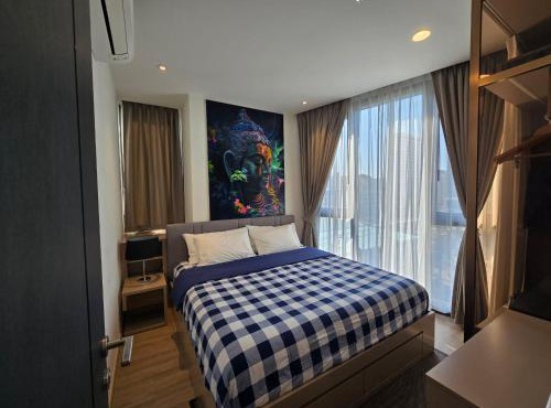 Edge Central Pattaya 2BR Balcony Garden View Infinity Pool & Central Location