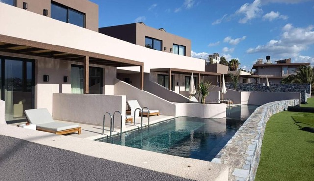 Eleni Village & Suites