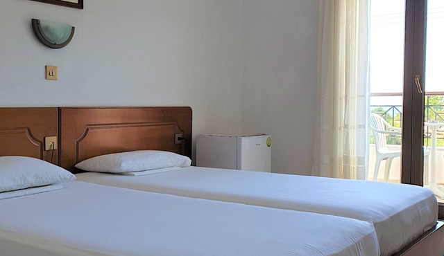 Ermioni Hotel in Sithonia