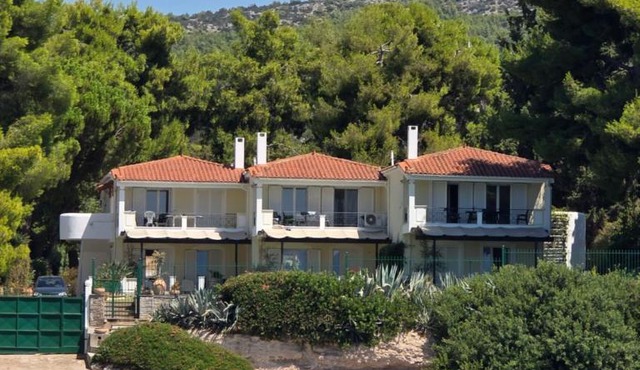Evia Blue Paradise, Beachfront Villa in Eretria