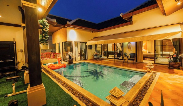 Family friendly Private villa with Private Pool near Jomtien Beach, Pattaya.