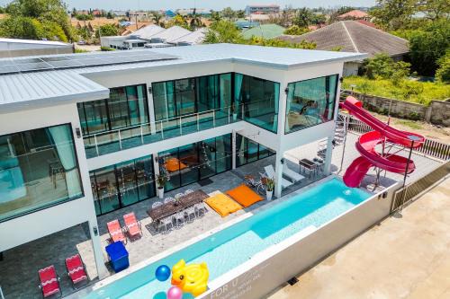 For U Poolvilla Huahin วิลล่าหลังใหญ่ใกล้เมืองใกล้ทะเล
