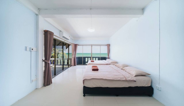 GAO Bee One Beachfront Pool Villa