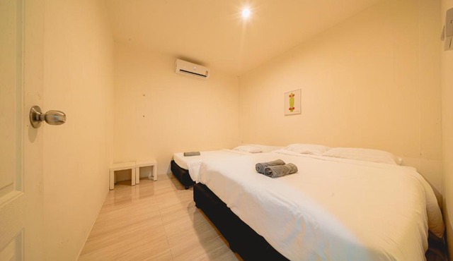 GAO Phala Beachfront Hostel